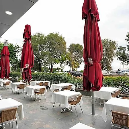 Aura Marina Hotel